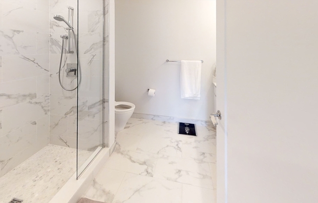 3 beds, 2 baths, 1,087 sqft, $6,000, Unit 329