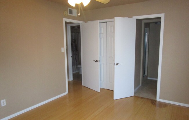 2 beds, 2.5 baths, $1,025