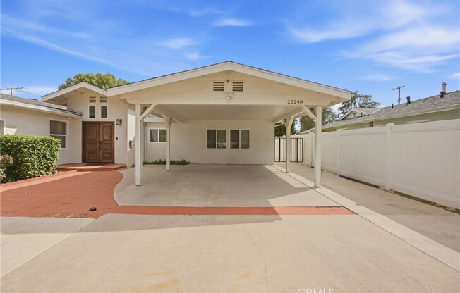 5 beds, 3.5 baths, 2,914 sqft, $5,500