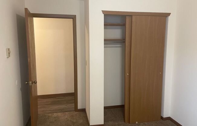 3 beds, 1 bath, 1,040 sqft, $1,800, Unit 3156-105