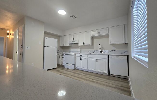 2 beds, 2 baths, 875 sqft, $1,395, Unit 7