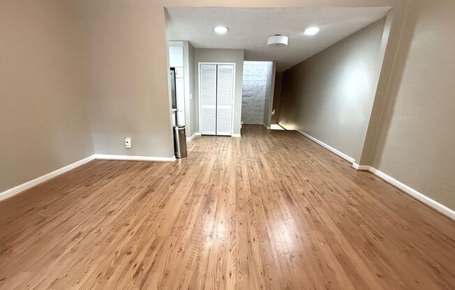 3 Bedroom Townhome located walking distance to Downtown Woodstock!