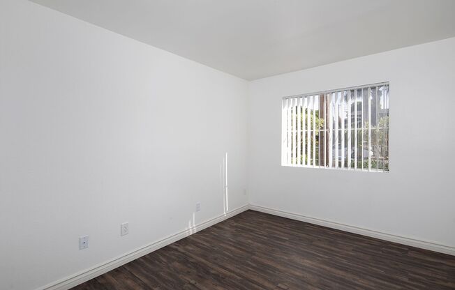 3 beds, 2 baths, 1,105 sqft, $3,695, Unit 137