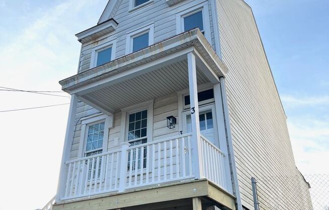 3 Russell Street