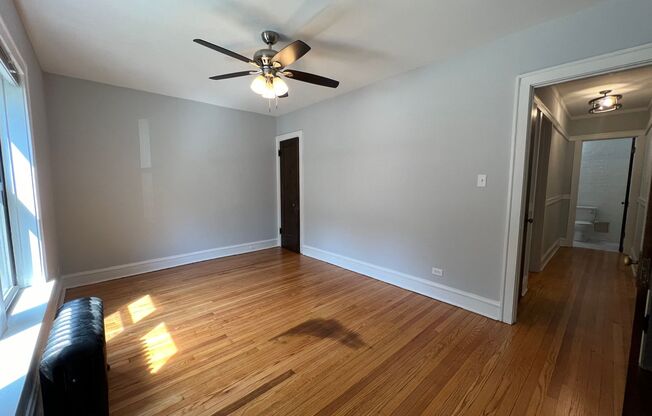 3 beds, 1 bath, 825 sqft, $3,595, Unit 2121-27-1A