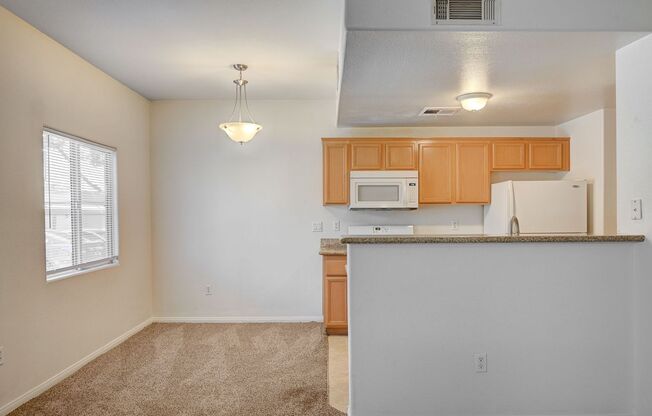 3 beds, 2 baths, $1,650, Unit # 136