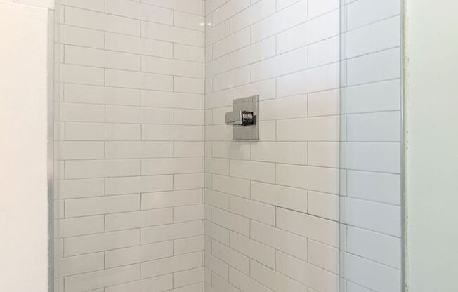 2 beds, 2 baths, 949 sqft, $3,375, Unit 21