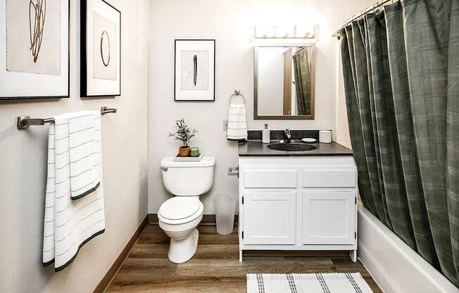 One and two bedroom apartment homes with efficient appliances, in-unit washer & dryer, walk-in closets, and some updated units available at Somerset Apartments in Lincoln, NE