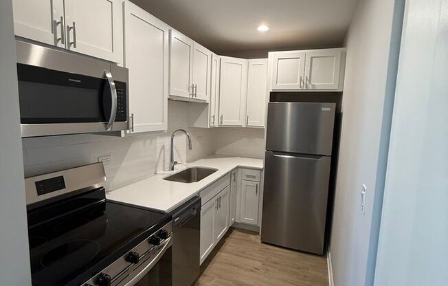 1 bed, 1 bath, 550 sqft, $1,425, Unit 1206