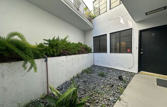 1830 N. La Brea Avenue