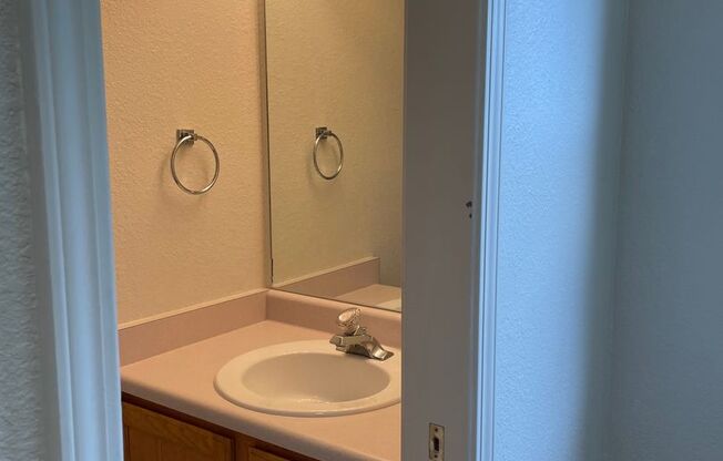 2950 Neil Dr Apt 8