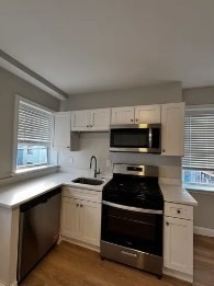 1 bed, 1 bath, 700 sqft, $2,350, Unit 12