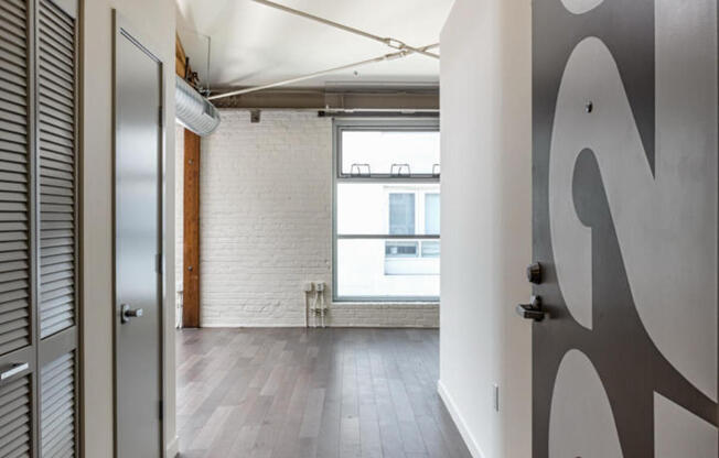 1 bed, 1 bath, 830 sqft, $2,950, Unit 220