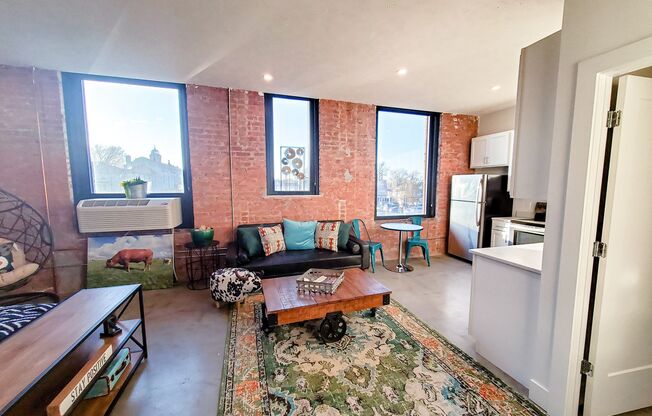Studio, 1 bath, 475 sqft, $920, Unit B212