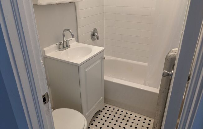 Studio, 1 bath, $1,095, Unit 4604-1C