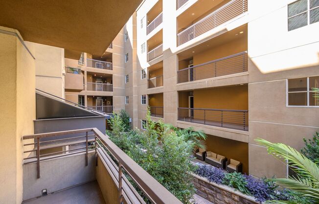 2 beds, 2 baths, $2,750, Unit #2305