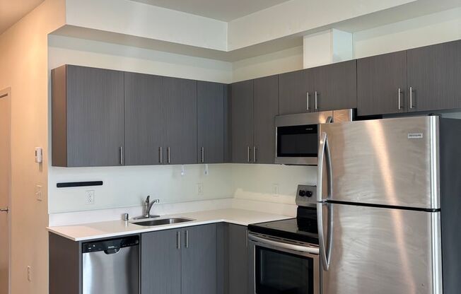 Studio, 1 bath, 306 sqft, $1,295, Unit 415