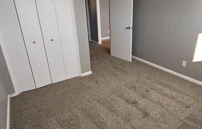 2 beds, 1 bath, 750 sqft, $970, Unit B02 1018 15