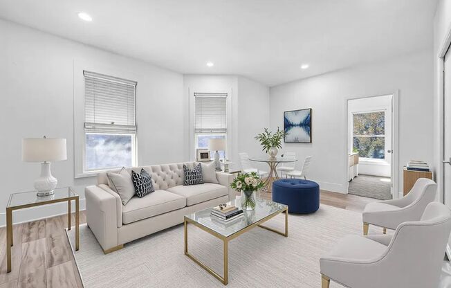 526 W Munson