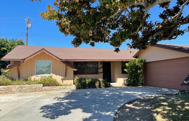 4 Bedroom Mid-Century Classic Fullerton Home Near Cal State Fullerton
