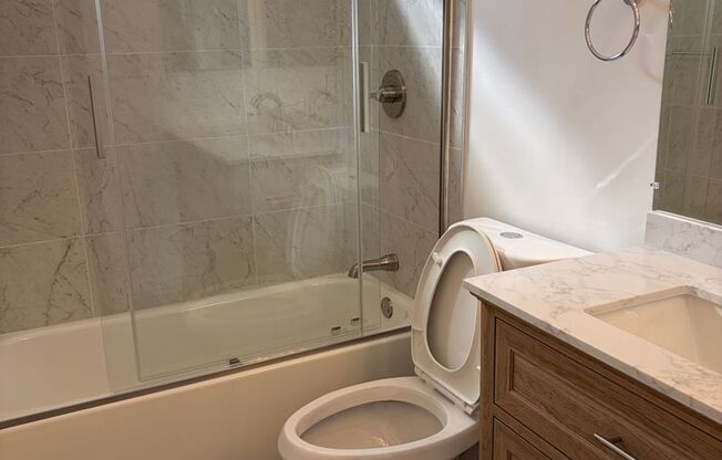 2 beds, 2 baths, 950 sqft, $2,295, Unit 41
