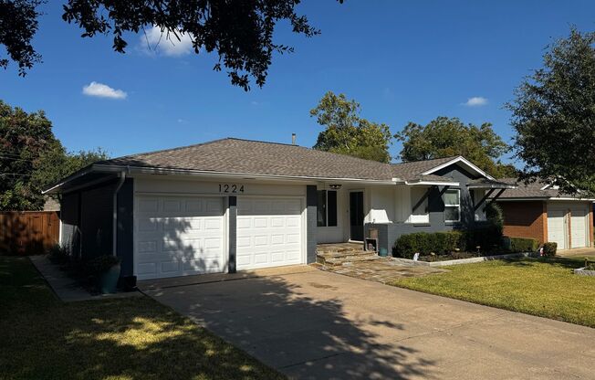 Updated 3 bed 2 bath with outdoor living area in Richardson!