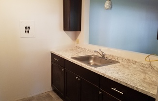 2 beds, 1 bath, 1,025 sqft, $1,250, Unit 138-06 Woodhill