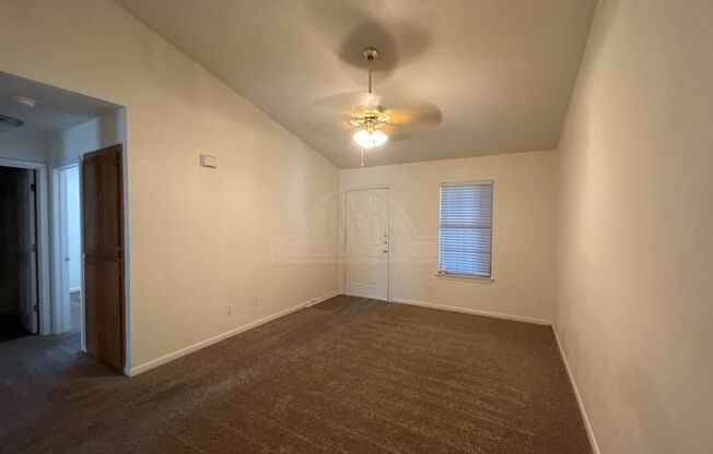 2 beds, 1 bath, $699, Unit 103 Truman Ave W Unit 9