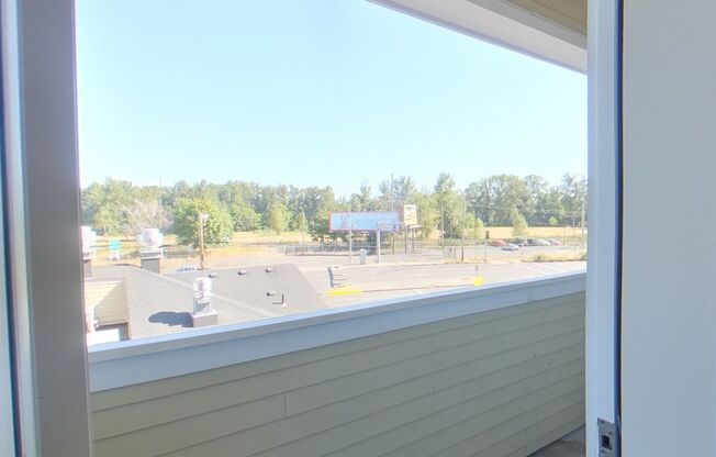 3 beds, 3 baths, 1,324 sqft, $2,700, Unit 303