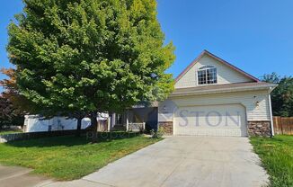 Spacious Home in Nampa!