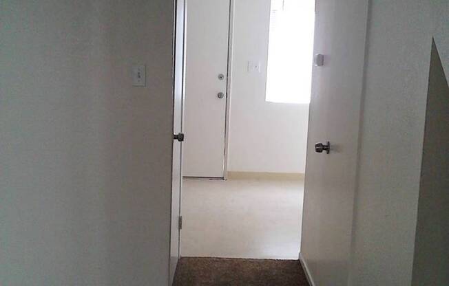 2 beds, 1.5 baths, 970 sqft, $1,225
