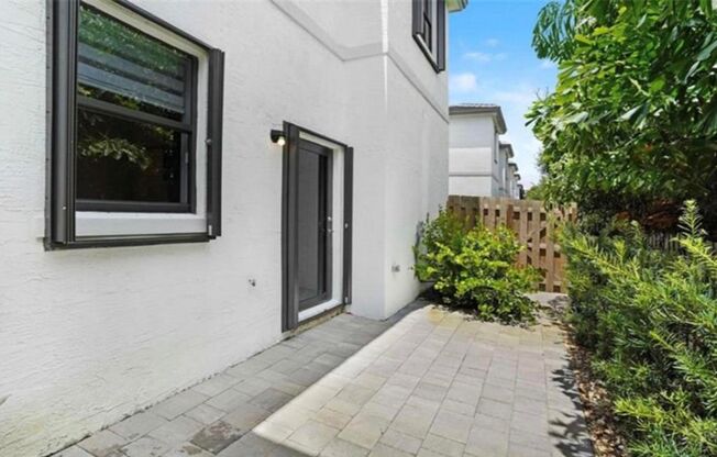 1513 SW 28TH ST FORT LAUDERDALE, FL 33315