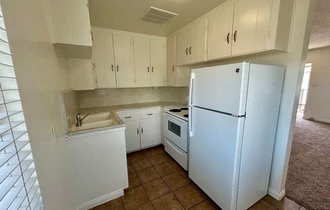 1 Bed, 1 Bath in Central SD! Water/Trash Included