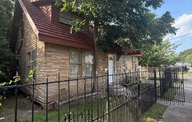 3012 Live Oak Street