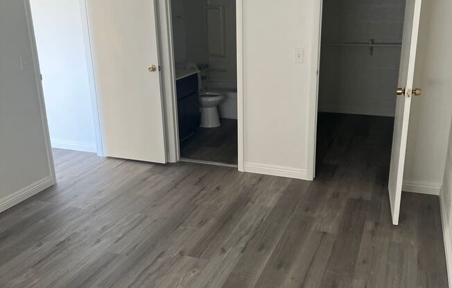 615 S. Royal Crest Cir. #20