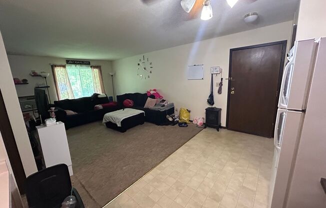 1 bed, 1 bath, $925, Unit 29