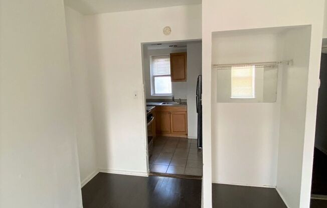 3 beds, 1 bath, 1,500 sqft, $1,800, Unit #2