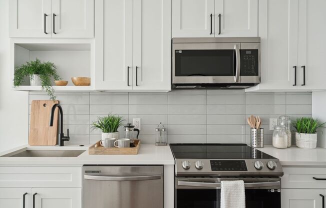 Studio, 1 bath, 500 sqft, $1,315, Unit 304