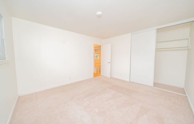 2 beds, 1 bath, $2,350, Unit B