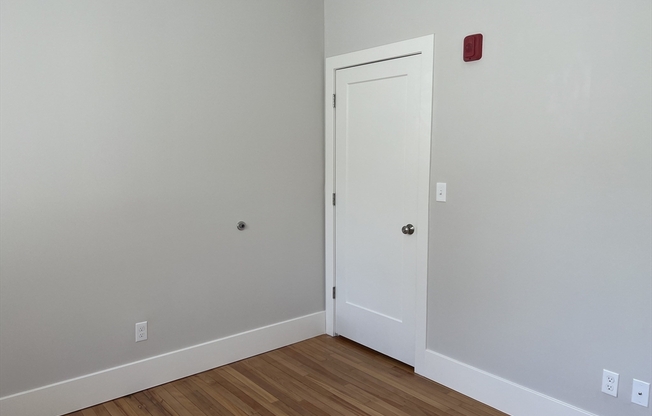 1 bed, 1 bath, 525 sqft, $1,550, Unit 33