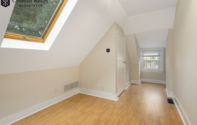 11 MANSFIELD ST