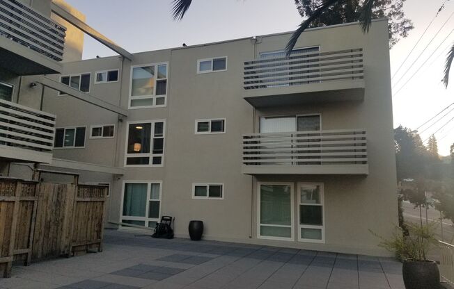 1 bed, 1 bath, 454 sqft, $2,395, Unit 8