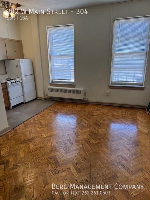 292 W Main St