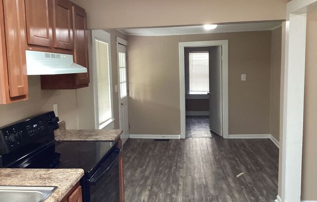 2 beds, 1 bath, $995