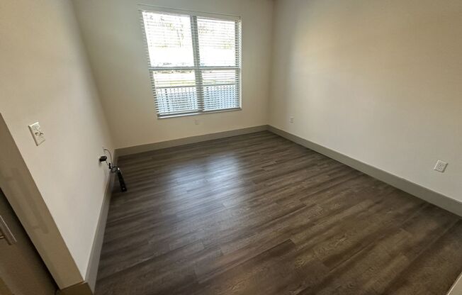 1 bed, 1 bath, 615 sqft, $1,595, Unit 3250-109