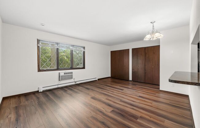 Studio, 1 bath, $989, Unit 81