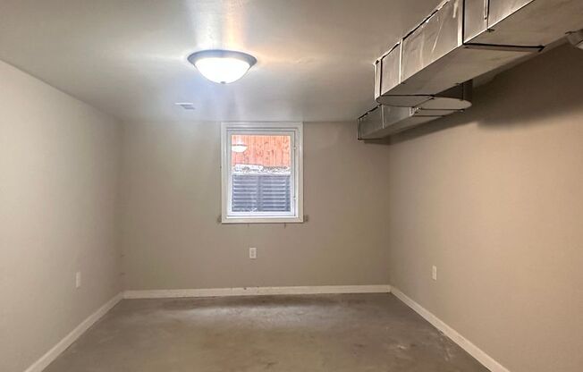 3 beds, 1 bath, $1,200