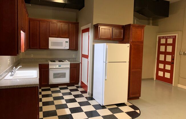 1 bed, 1 bath, 950 sqft, $950, Unit 6B