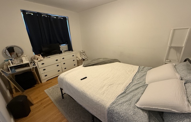 1 bed, 1 bath, $2,700, Unit 14