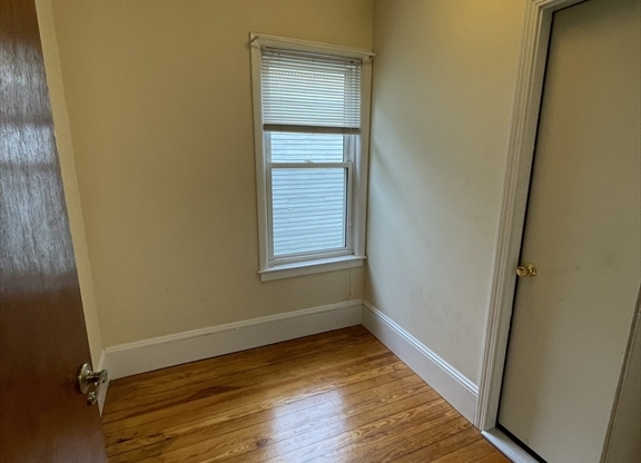 2 beds, 1 bath, 1,100 sqft, $3,150, Unit 3